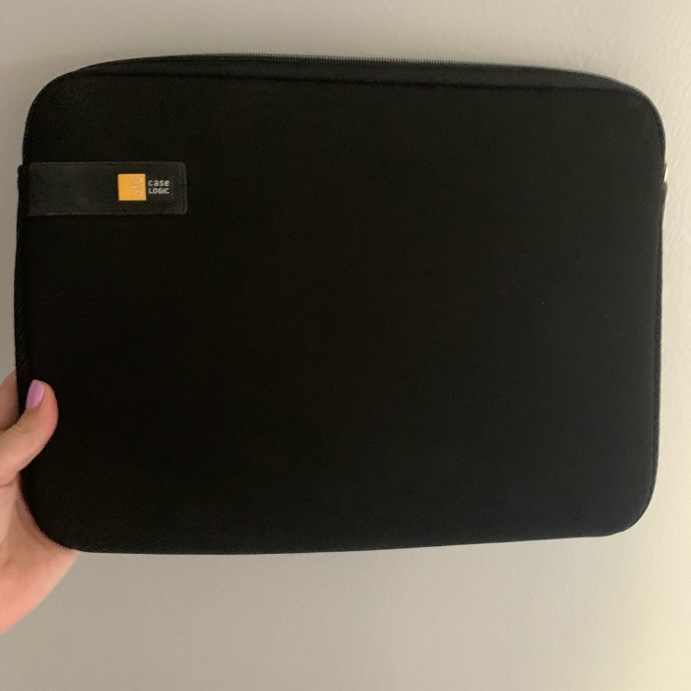 Case Logic black laptop protector - like new